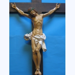 Krzyż drewniany brąz na ścianę 96 cm